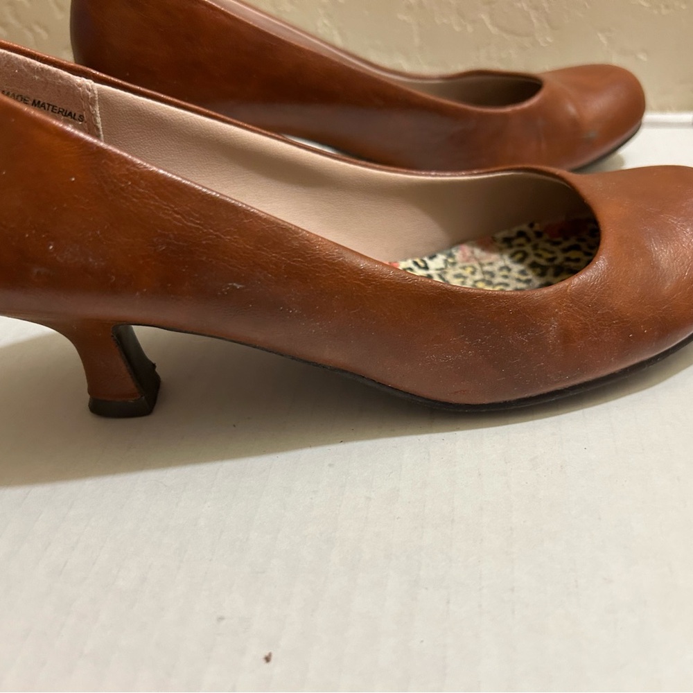 Madden Girl Women's Rust/Brown Pumps - Picture 6 of 10